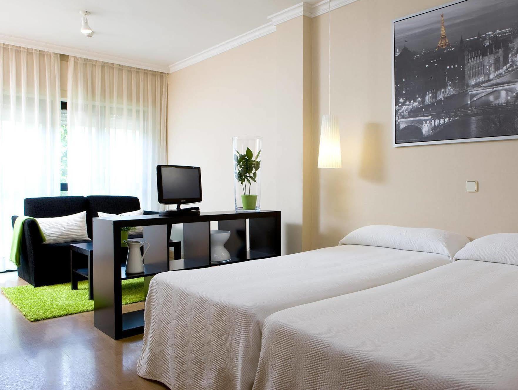 מדריד Apartamentos Th La Florida מראה חיצוני תמונה