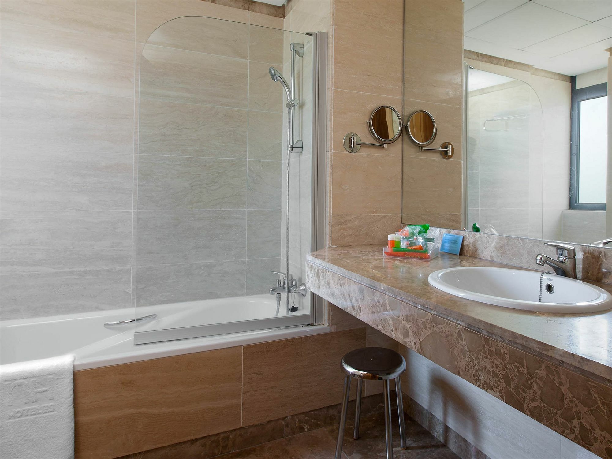 מדריד Apartamentos Th La Florida מראה חיצוני תמונה